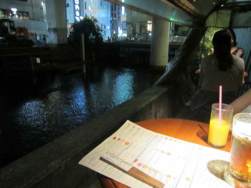 横浜のリゴレットオーシャンクラブのテラス席
