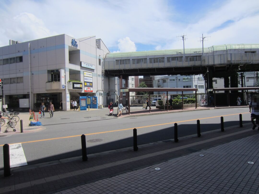 ここは京急新逗子駅
